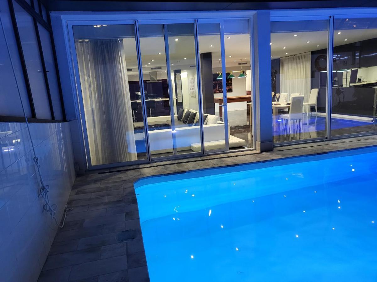 Luxurious Villa Marly II Castelldefels Esterno foto